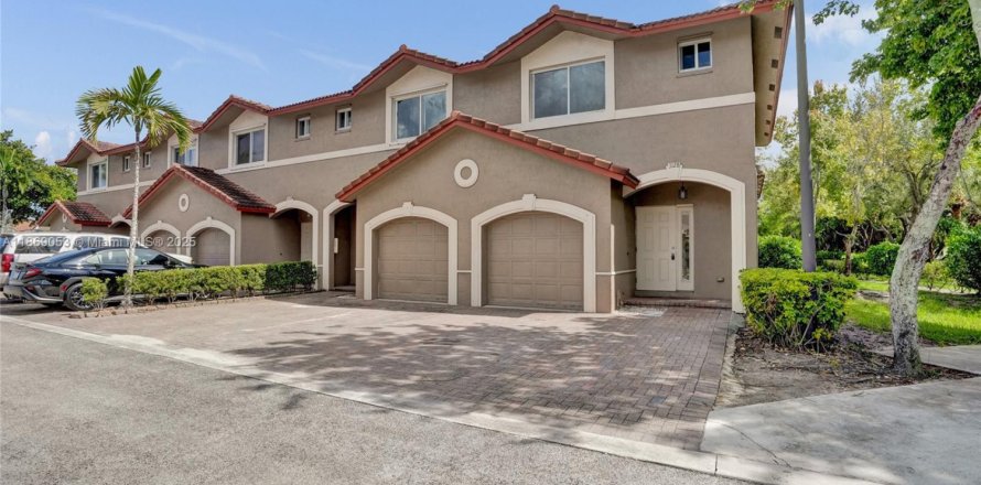 Touwnhouse à Coral Springs, Floride 3 chambres, 116.13 m2 № 1922993