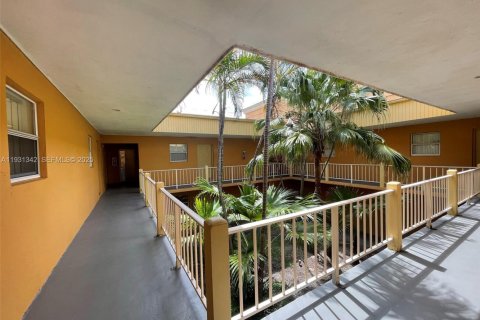 Снять в аренду кондоминиум в Хайалиа, Флорида 1 спальня, 87.61м2, № 1989990 - фото 3