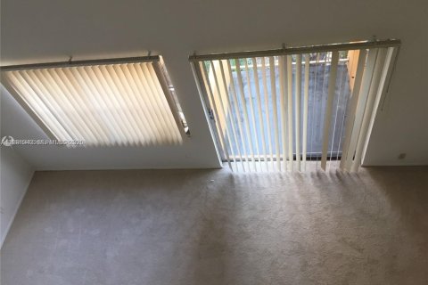 Снять в аренду кондоминиум в Хайалиа, Флорида 1 спальня, 87.61м2, № 1989990 - фото 8