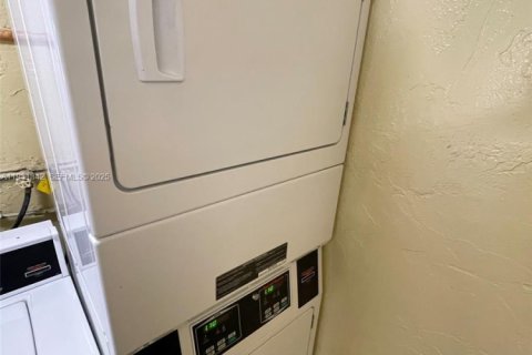 Снять в аренду кондоминиум в Хайалиа, Флорида 1 спальня, 87.61м2, № 1989990 - фото 15