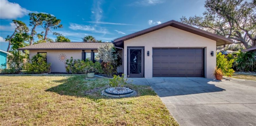 Casa en Port Charlotte, Florida 2 dormitorios, 127.83 m2 № 1875793