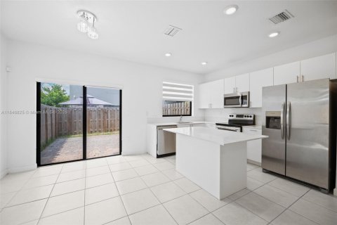 Townhouse in Homestead, Florida 3 bedrooms, 123.37 sq.m. № 1847802 - photo 7