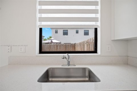 Townhouse in Homestead, Florida 3 bedrooms, 123.37 sq.m. № 1847802 - photo 10