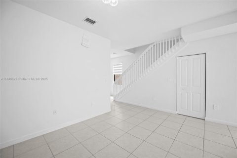 Townhouse in Homestead, Florida 3 bedrooms, 123.37 sq.m. № 1847802 - photo 13