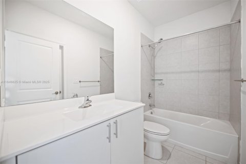 Townhouse in Homestead, Florida 3 bedrooms, 123.37 sq.m. № 1847802 - photo 20