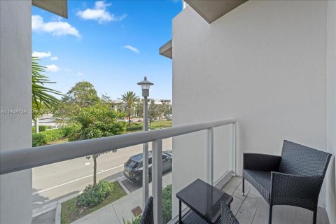 House in LANDMARK in Doral, Florida 4 bedrooms, 169.64 sq.m. № 2007692 - photo 17