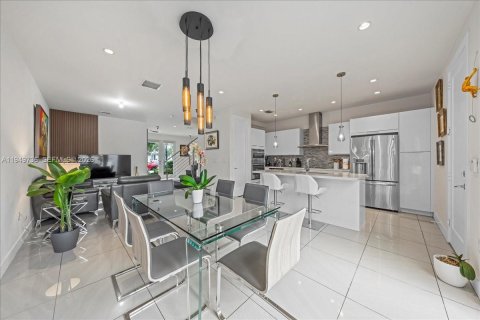 House in LANDMARK in Doral, Florida 4 bedrooms, 169.64 sq.m. № 2007692 - photo 30