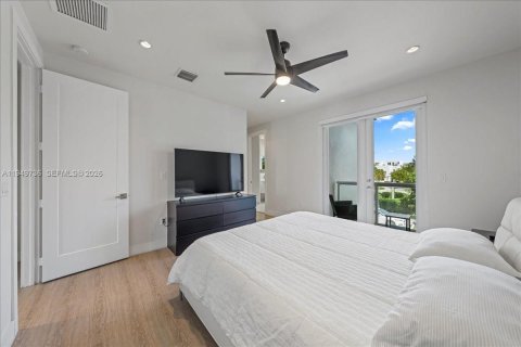 House in LANDMARK in Doral, Florida 4 bedrooms, 169.64 sq.m. № 2007692 - photo 20