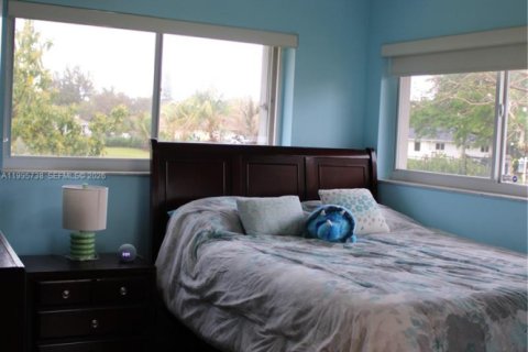 House in Southwest Ranches, Florida 5 bedrooms, 327.57 sq.m. № 2058141 - photo 30