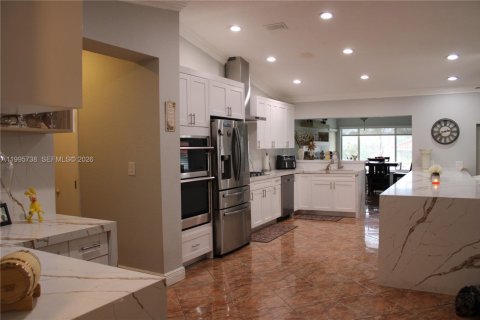 House in Southwest Ranches, Florida 5 bedrooms, 327.57 sq.m. № 2058141 - photo 13