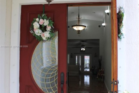 House in Southwest Ranches, Florida 5 bedrooms, 327.57 sq.m. № 2058141 - photo 7