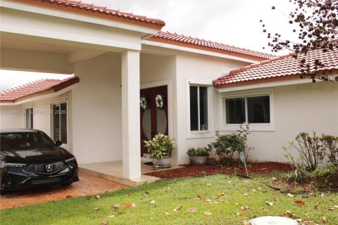 House in Southwest Ranches, Florida 5 bedrooms, 327.57 sq.m. № 2058141 - photo 5