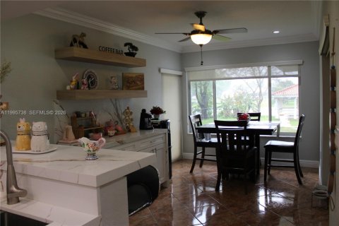 House in Southwest Ranches, Florida 5 bedrooms, 327.57 sq.m. № 2058141 - photo 15