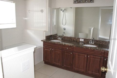 Condo in Orlando, Florida, 2 bedrooms  № 1802388 - photo 12