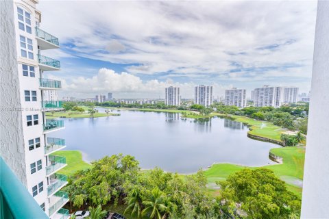 Condominio en alquiler en Aventura, Florida, 2 dormitorios, 116.78 m2 № 1891626 - foto 23