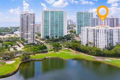 Condominio en alquiler en Aventura, Florida, 2 dormitorios, 116.78 m2 № 1891626 - foto 3