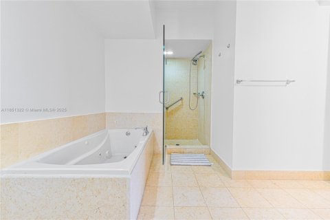 Condominio en alquiler en Aventura, Florida, 2 dormitorios, 116.78 m2 № 1891626 - foto 13