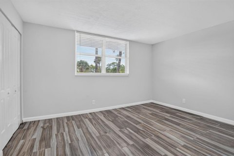 Copropriété à louer à Boca Raton, Floride: 2 chambres, 111.48 m2 № 2439157 - photo 5