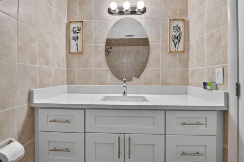 Copropriété à louer à Boca Raton, Floride: 2 chambres, 111.48 m2 № 2439157 - photo 1