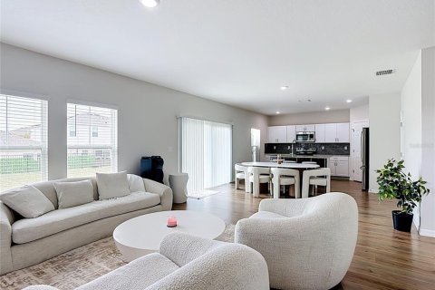 Casa en venta en Haines City, Florida, 5 dormitorios, 226.96 m2 № 2227872 - foto 13