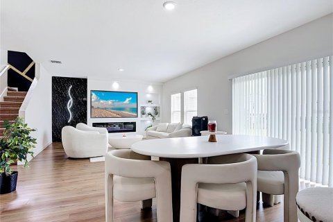 Casa en venta en Haines City, Florida, 5 dormitorios, 226.96 m2 № 2227872 - foto 3