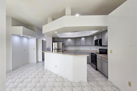 House in Orlando, Florida 4 bedrooms, 224.36 sq.m. № 2379847 - photo 6