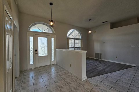 House in Orlando, Florida 4 bedrooms, 224.36 sq.m. № 2379847 - photo 2