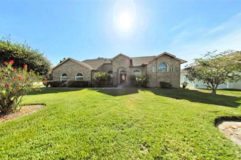 House in Orlando, Florida 4 bedrooms, 224.36 sq.m. № 2379847
