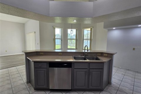 House in Orlando, Florida 4 bedrooms, 224.36 sq.m. № 2379847 - photo 7