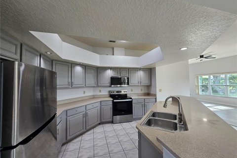 House in Orlando, Florida 4 bedrooms, 224.36 sq.m. № 2379847 - photo 4