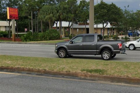 Commercial property in Stuart, Florida № 1860194 - photo 4