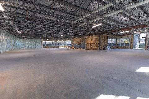Immobilier commercial à louer à Wildwood, Floride: 2117.99 m2 № 1546333 - photo 29