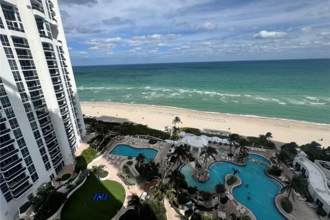 Купить кондоминиум в Санни-Айлс-Бич, Флорида 61.69м2, № 2019135 - фото 6