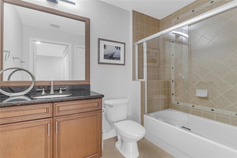 Condo in Four Corners, Florida, 3 bedrooms № 2206536 - photo 26