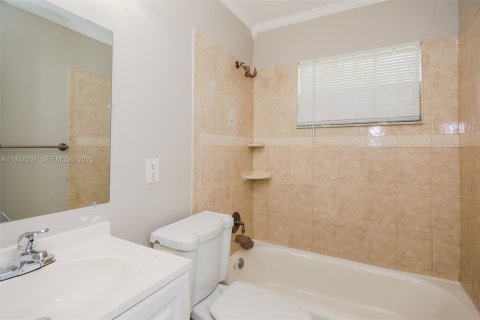 House in North Lauderdale, Florida 2 bedrooms, 93.83 sq.m. № 1994891 - photo 14
