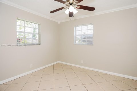 House in North Lauderdale, Florida 2 bedrooms, 93.83 sq.m. № 1994891 - photo 8