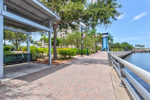Condo in Bradenton, Florida, 2 bedrooms  № 1855816 - photo 27
