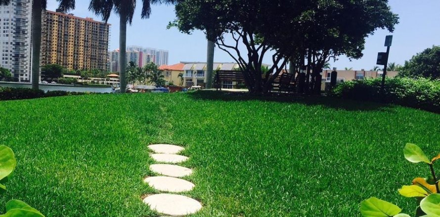 Condo in Sunrise, Florida, 2 bedrooms  № 972819