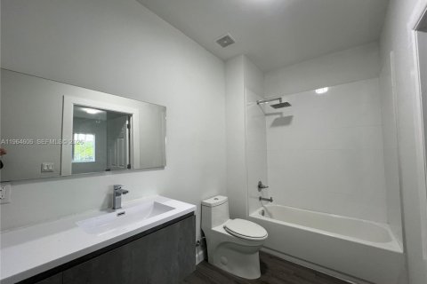Apartamento en alquiler en Miami, Florida, 2 dormitorios, 102.75 m2 № 2025965 - foto 8