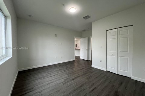 Apartamento en alquiler en Miami, Florida, 2 dormitorios, 102.75 m2 № 2025965 - foto 6