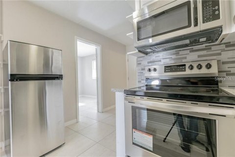 Apartamento en alquiler en Tampa, Florida, 2 dormitorios, 54.72 m2 № 1853227 - foto 9