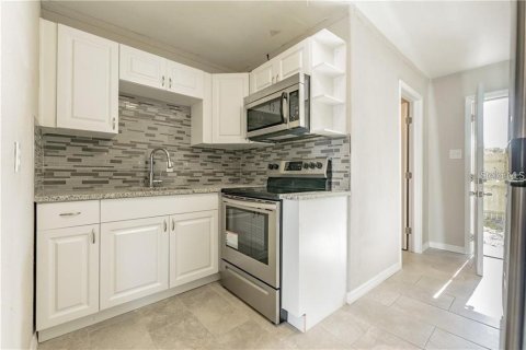 Apartamento en alquiler en Tampa, Florida, 2 dormitorios, 54.72 m2 № 1853227 - foto 11