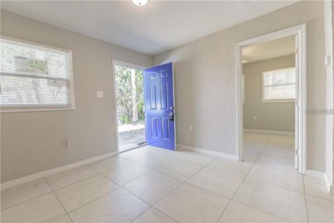 Apartamento en alquiler en Tampa, Florida, 2 dormitorios, 54.72 m2 № 1853227 - foto 3