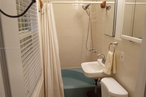 Appartement à louer à Miami, Floride: 1 chambre, 134.34 m2 № 1966840 - photo 10