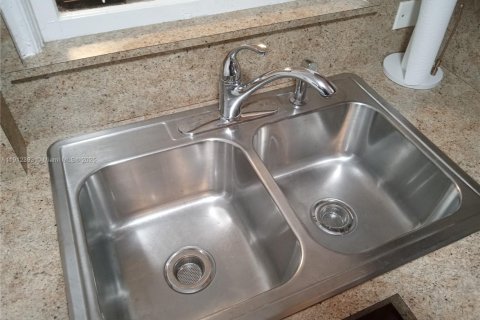 Appartement à louer à Miami, Floride: 1 chambre, 134.34 m2 № 1966840 - photo 6