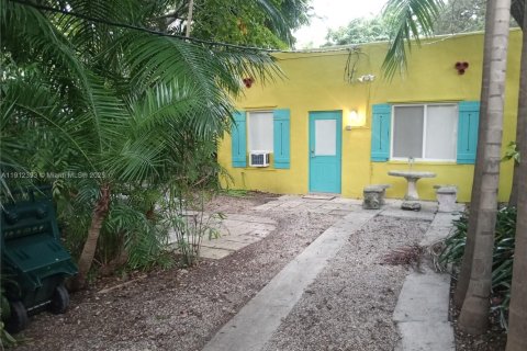 Appartement à louer à Miami, Floride: 1 chambre, 134.34 m2 № 1966840 - photo 1