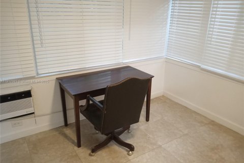 Appartement à louer à Miami, Floride: 1 chambre, 134.34 m2 № 1966840 - photo 11