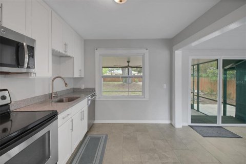 House in Orlando, Florida 2 bedrooms, 82.31 sq.m. № 2227465 - photo 23