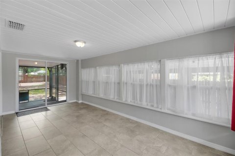 House in Orlando, Florida 2 bedrooms, 82.31 sq.m. № 2227465 - photo 18
