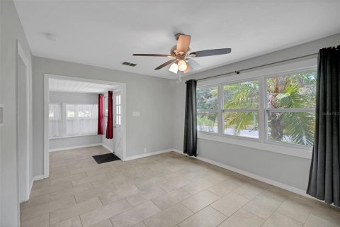 House in Orlando, Florida 2 bedrooms, 82.31 sq.m. № 2227465 - photo 25